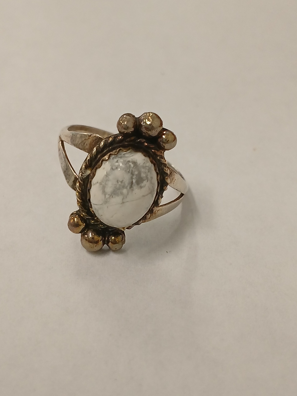Signed RM White Buffalo Turquoise Navajo Sterling Silver Ring Size 7 1/4